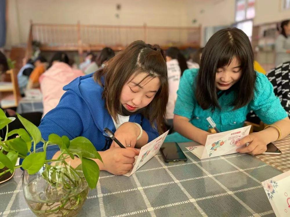 河北雄安(ān)新(xīn)區(qū)跨世紀威樂迪藝術幼兒園：幼兒園母親節主題活動——“陪伴你我的寶貝”！